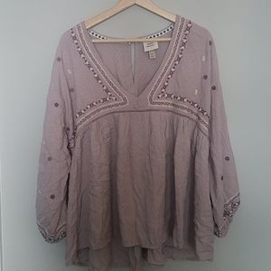 3 FOR $15!! NEW flowy embroidered blouse
